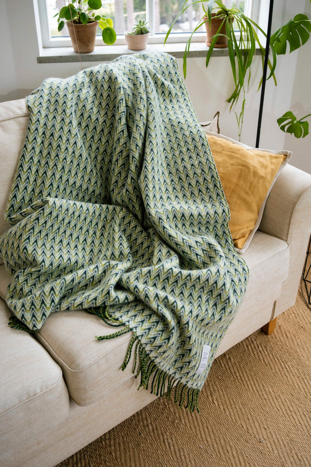 Amai wool throw