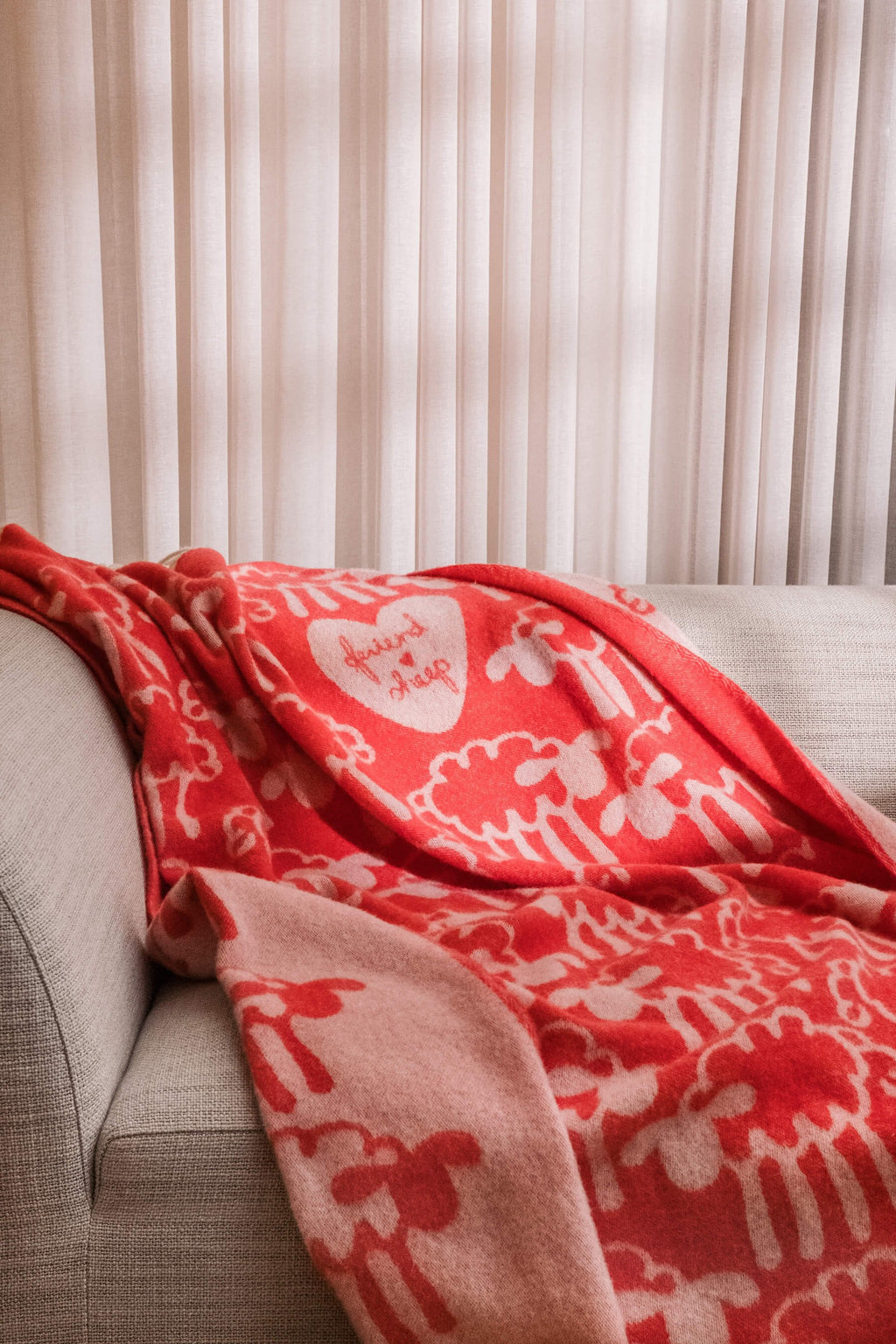 Friendsheep wool throw