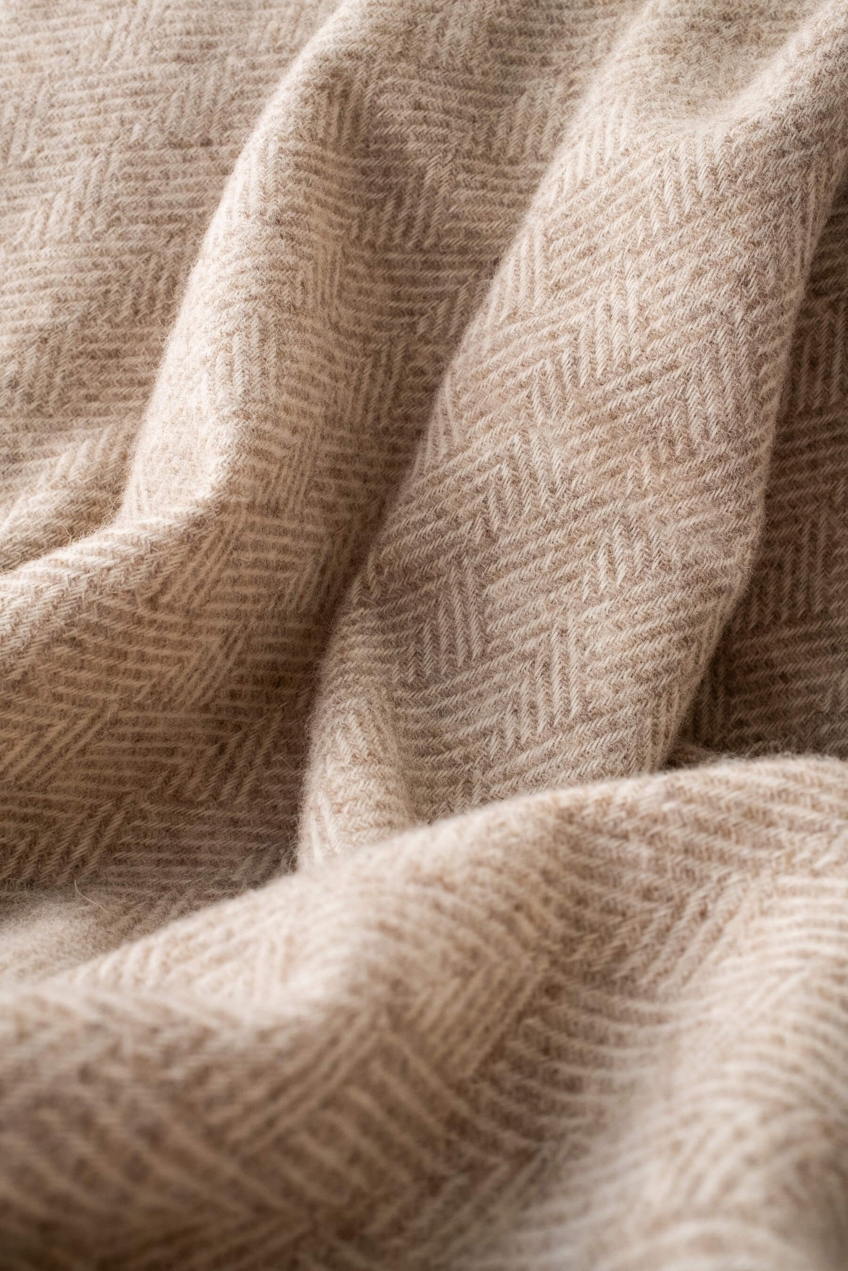 Hera wool throw