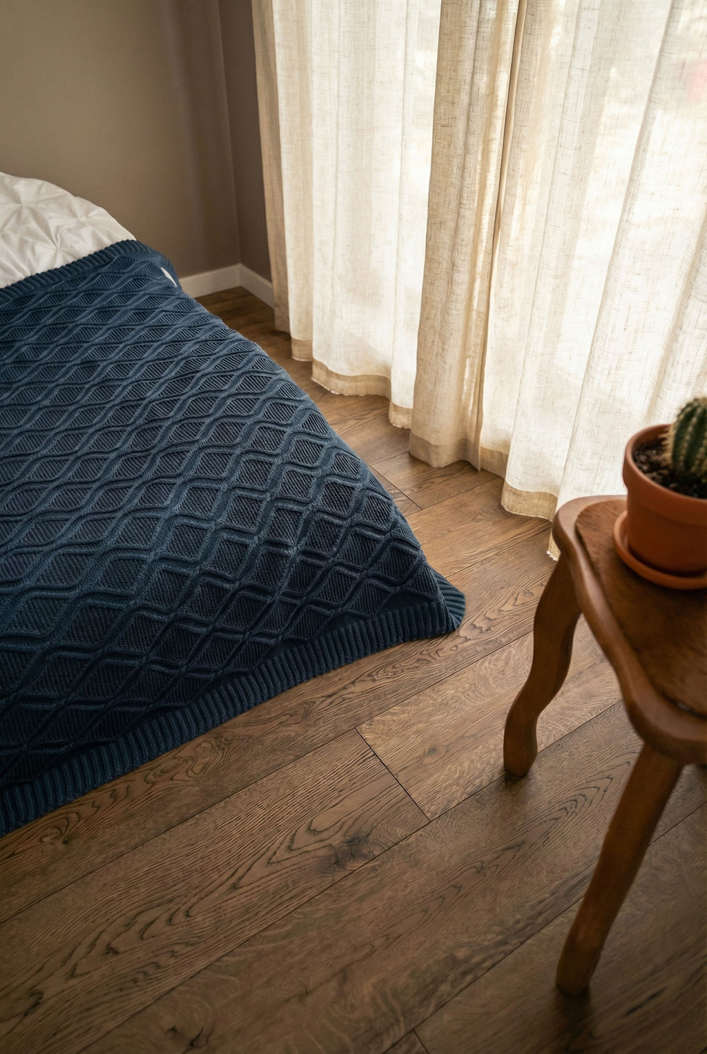 Royal merino throw - Charcoal grey